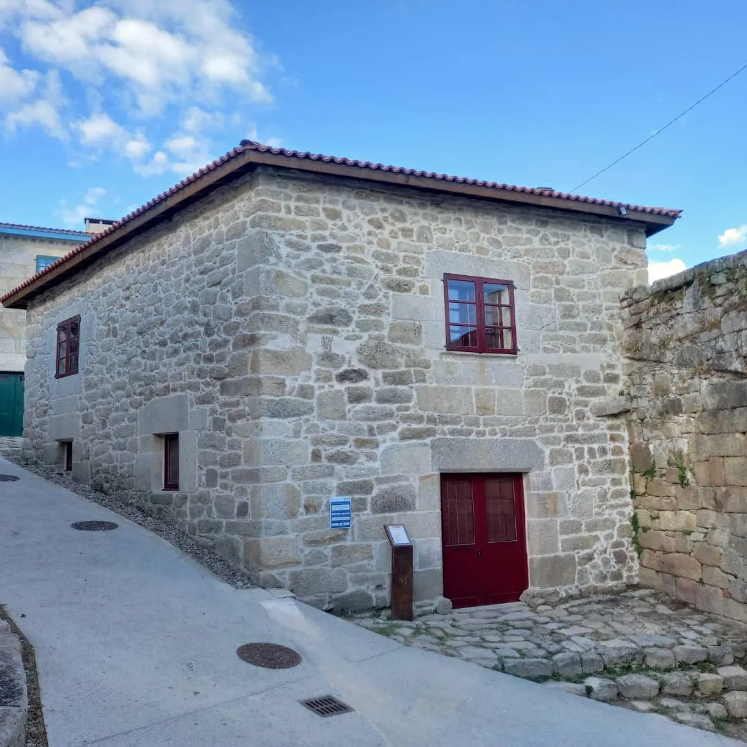 Rehabilitación del centro de interpretación de Monterrei