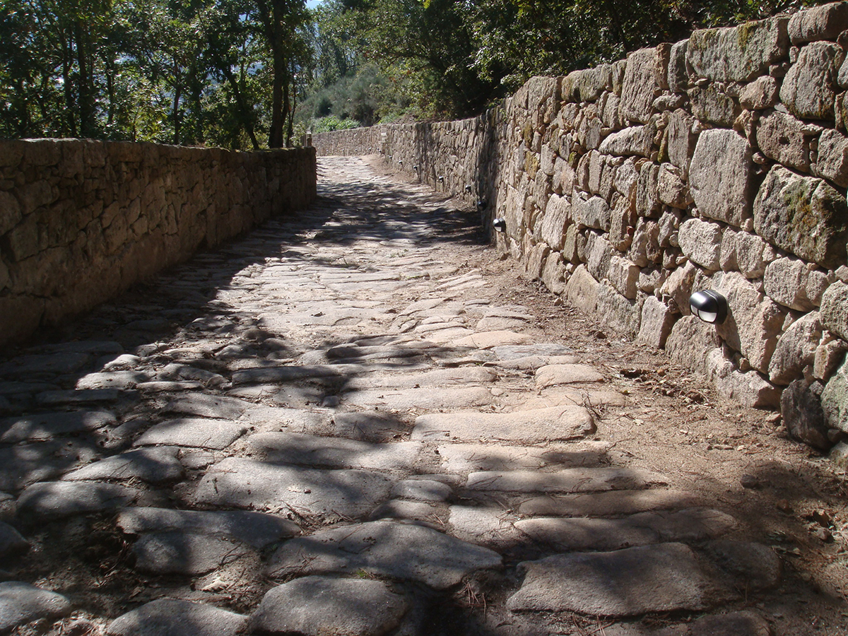 Restauración del Camino Real entre Verín y el Castillo de Monterrei